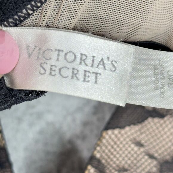 Victoria's Secret Bra Womens Biofit Demi Uplift Nude‎ with Black Lace 36c Straps - Picture 9 of 9